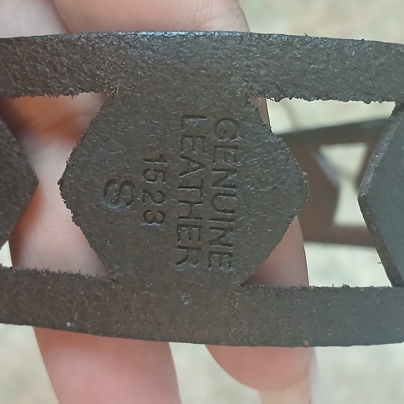 Leather belt, pre-owned,  good conditions,  small size, might fit medium - Picture 5 of 5